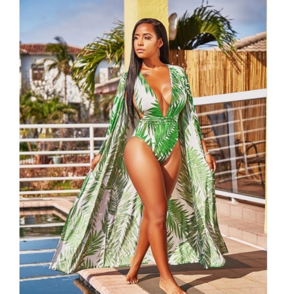 🏝➡️ON SALE NOW!!🏝 Tropical 2 piece swim wear - Picture 2 of 5